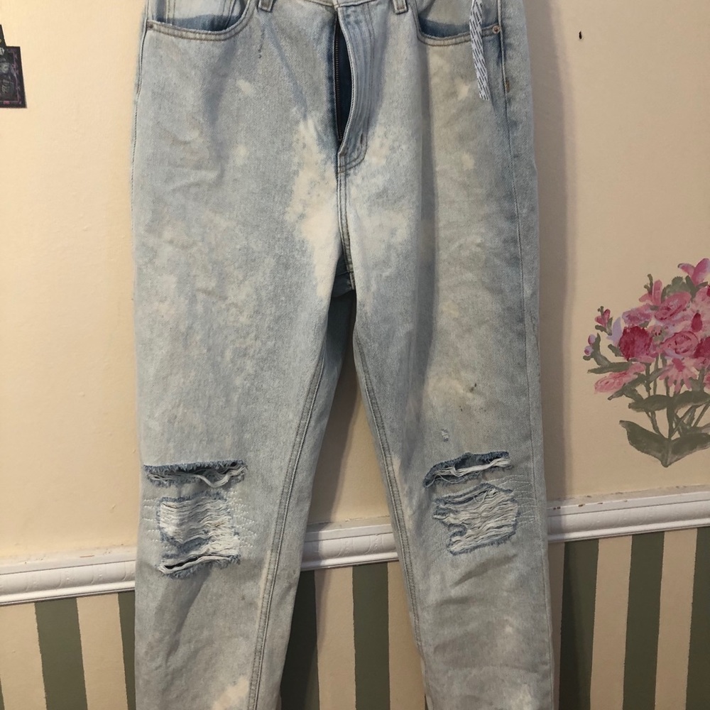 Very adorable urban outfitters washed jeans